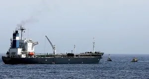 ABD Rus tescilli petrol tankerine el koydu!