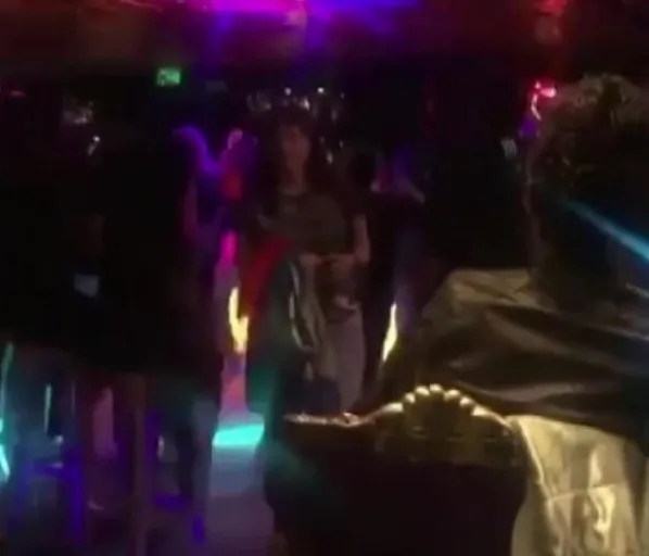 Antalya’da bir otelin diskosunda koronavirüs partisi! Skandal görüntüler ortaya çıktı