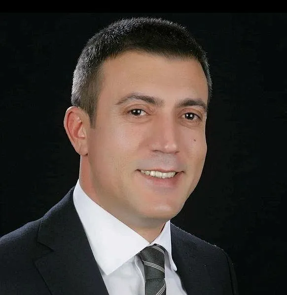 ak-partili-erzurum-hinis-belediye-baskani-erdogan-eren-hayatini-kaybetti-1690272025255.jpeg AK Partili Erzurum Hınıs Belediye Başkanı Erdoğan Eren hayatını kaybetti - 1