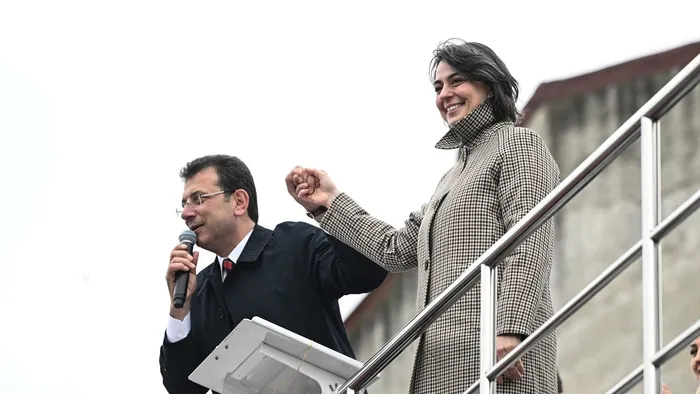 Ekrem İmamoğlu ve Sinem Dedetaş