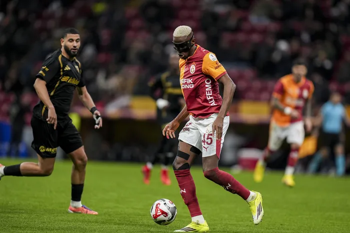 aslan-evinde-doludizgin-sari-kirmizililardan-dort-dortluk-galibiyet-1769972855825.jpg Fotoğraf (AA)