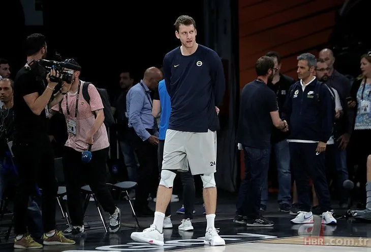 Fenerbahçe - Anadolu Efes maçı hangi kanalda, saat kaçta? Fenerbahçe - Anadolu Efes maçı şifreli mi?