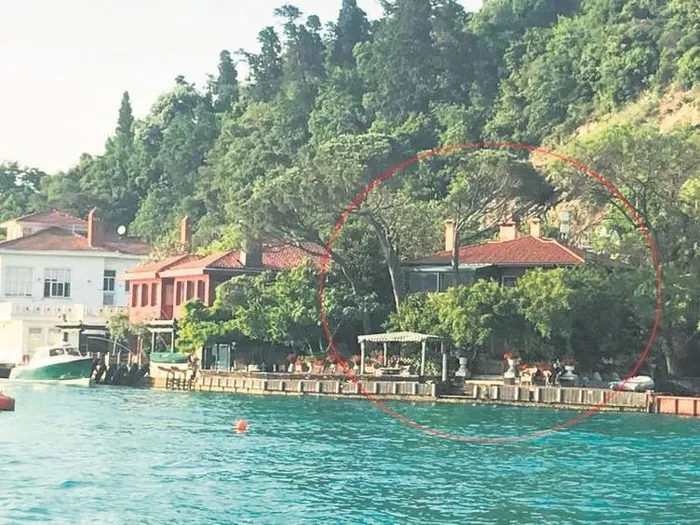 sosyeteyi-karistiran-yali-davasi-zeynep-dirvanadan-is-insani-ali-karacana-isyan-beni-kanser-etti-1723714768592.jpeg İddialara konu olan Kanlıca'daki yalı