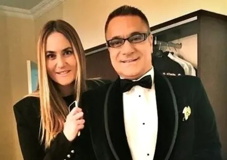 Mehmet Ali Erbil'den dede-torun pozu! Okulun ilk günü torunu Elisa'yı yalnız bırakmadı