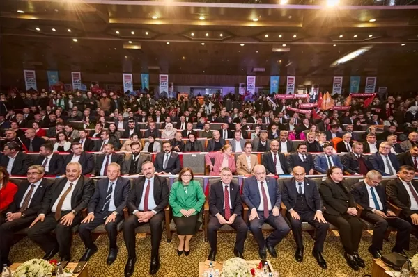baskan-sahin-2024-2029-vizyon-toplantisinda-secim-beyannamesini-acikladi-1708103118033.jpg Başkan Şahin 2024-2029 Vizyon Toplantısı'nda seçim beyannamesini açıkladı - 4