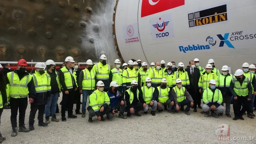 Ulaştırma ve Altyapı Bakanı Adil Karaismailoğlu İzmir-Afyonkarahisar-Ankara YHT tünel kazı başlangıç törenine katıldı 9