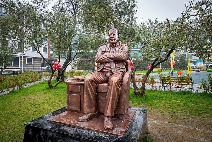 İzmir Büyükşehir Belediyesi’nden yeni bir borç! Tunç Soyer’e sert tepki: Mirasyedilik yapıyor