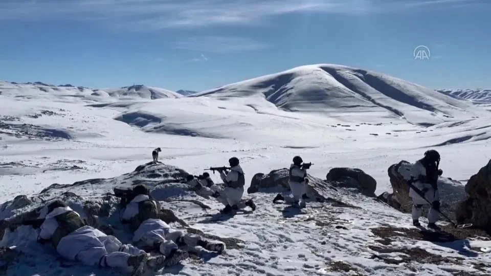 Mehmetçik eksi 25’te vatan nöbetinde