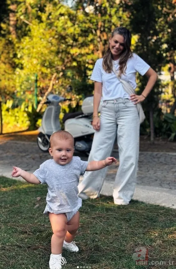 Aslı Enver minik kızı Elay’la uçak yolculuğu yaptı! O anlar yüzleri gülümsetti 5