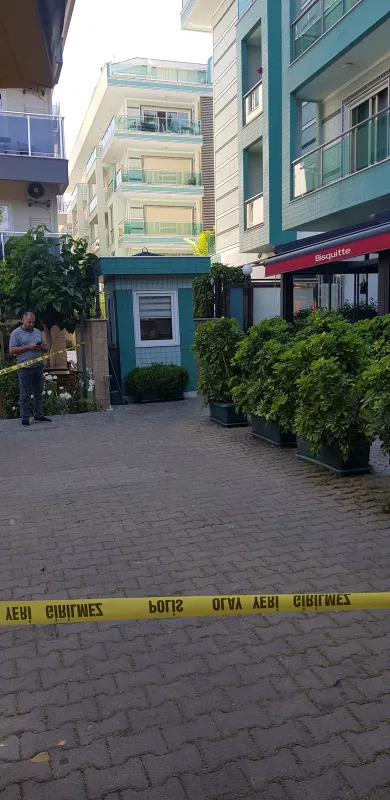 Antalya'da cinnet getiren Ukraynalı baba dehşeti: 2 çocuğunu bıçaklayarak öldürdü - 4