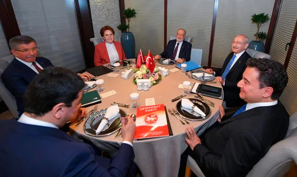1666606816002.jpg Saadet Partisi Genel Başkanı Temel Karamollaoğlu'ndan 6'lı masada kriz çıkaracak sözler! Ne Kılıçdaroğlu ne de Akşener'i aday göstermedi - 2