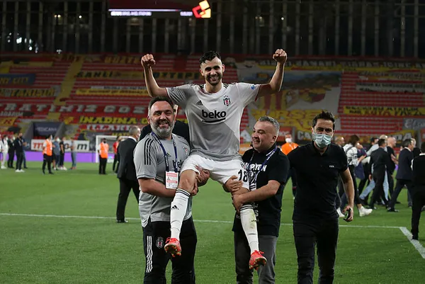 Galatasaray Rachid Ghezzal ve Leicester City ile anlaştı!