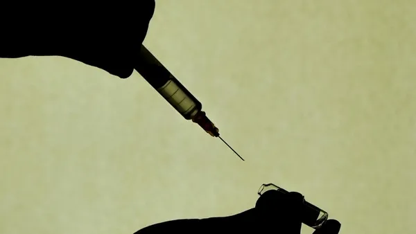 Sağlık Bakanlığından ’aşıların yan etkileri izlenmiyor’ iddialarına cevap