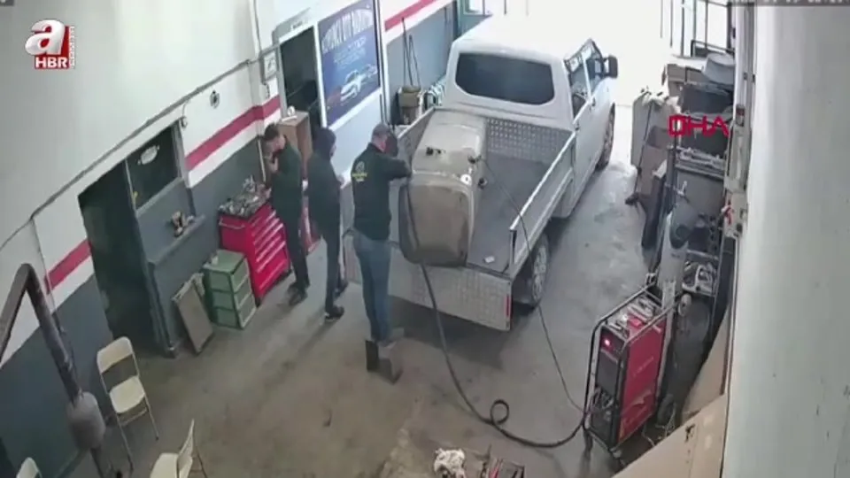 Kaynak yaparken mazot deposu patladı!