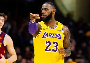 LeBron James Cedi Osman'ı yendi