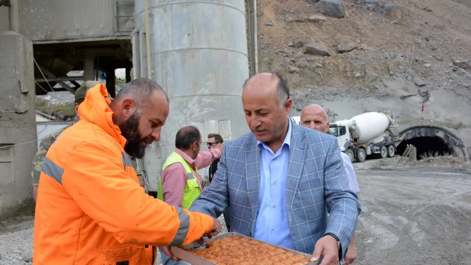 Dünyanın en uzun ikinci tüneli Ovit'te sona yaklaşıldı