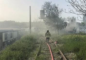 Haydarpaşa Garı'nda vagonlarda yangın çıktı