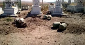 AK Partili Mehdi Eker’in aile mezarlığında 640 kilo patlayıcı bulundu
