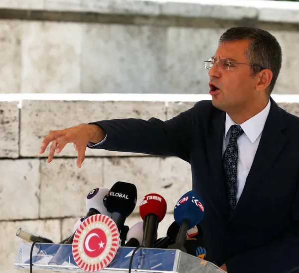son-dakika-baskan-erdogandan-ozgur-ozele-tazminat-davasi-1651227976462.jpg Son dakika: Başkan Erdoğan'dan Özgür Özel'e tazminat davası - 5