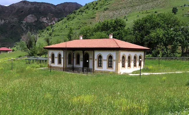 Sultan 2'nci Abdulhamid'in yaptırdığı mektep, 116 yıldır ayakta - 4