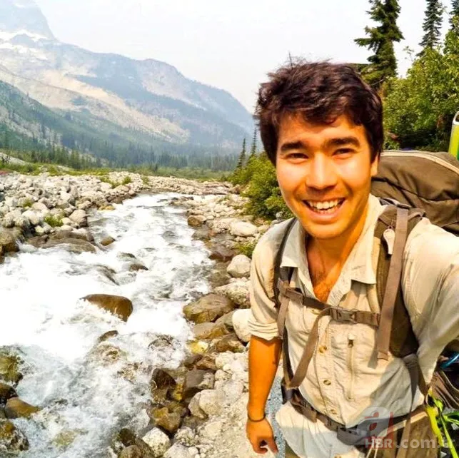 Yaklaşanı öldürüp etiyle besleniyorlar! Uçan cisimlere ok ve mızraklarla saldırdılar 🏹 İşte dünyanın en vahşi kabilesi 12