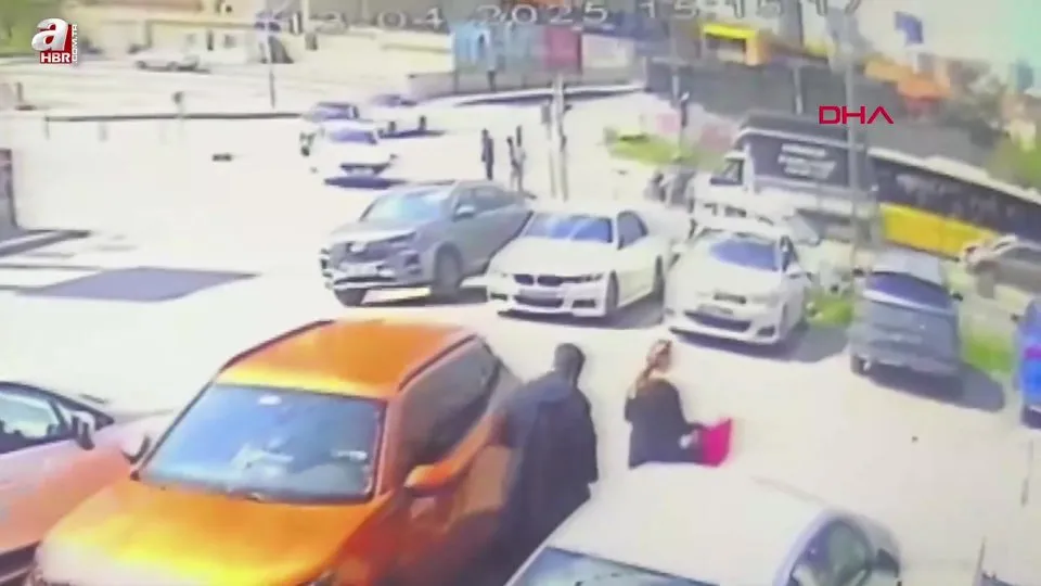 Ataşehir’de motosiklet yayaya çarptı!