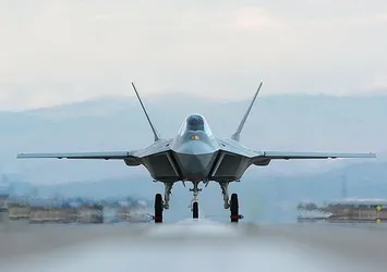 Yunanistan'da gündem hala KAAN! Günler geçti ama manşetlerden düşmedi... Yunan bakandan "geride kaldık" itirafı