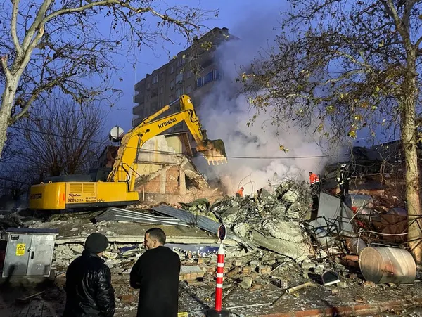 Dünyanın dört bir yanından Türkiye’deki Kahramanmaraş depremi nedeniyle yardım toplandı