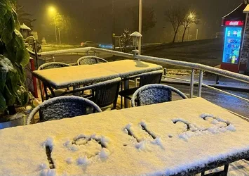 Atkı ve bereleri çıkartın ❄ Soğuk hava dalgası Balkanlar üzerinden giriş yaptı ⛄ İstanbul'da o ilçede okullar bir gün tatil