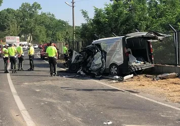 Tekirdağ'da sabah saatlerinde korkunç kaza! İşçi servisi ile panelvan çarpıştı: 2 ölü, 10 yaralı