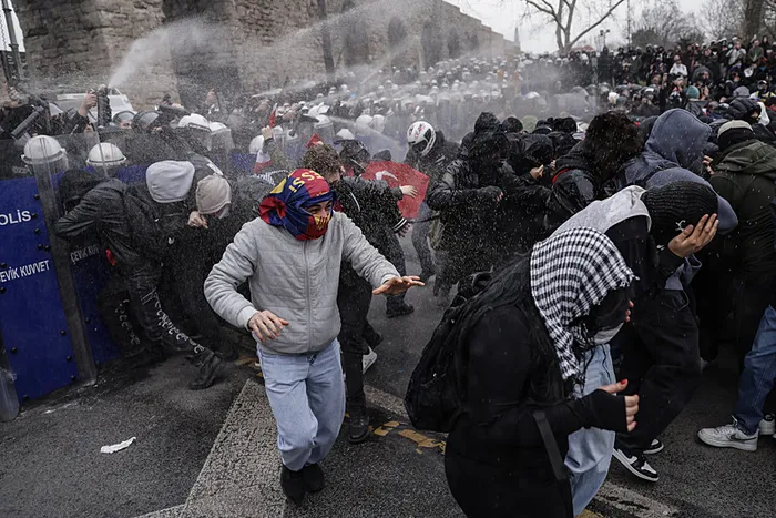 bakan-tunctan-tutuklu-universite-ogrencileri-icin-aciklama-kesinlikle-ciplak-arama-yok-1744016861675.jpg Bakan Tunç'tan tutuklu üniversite öğrencileri için açıklama: Kesinlikle çıplak arama yok - 2