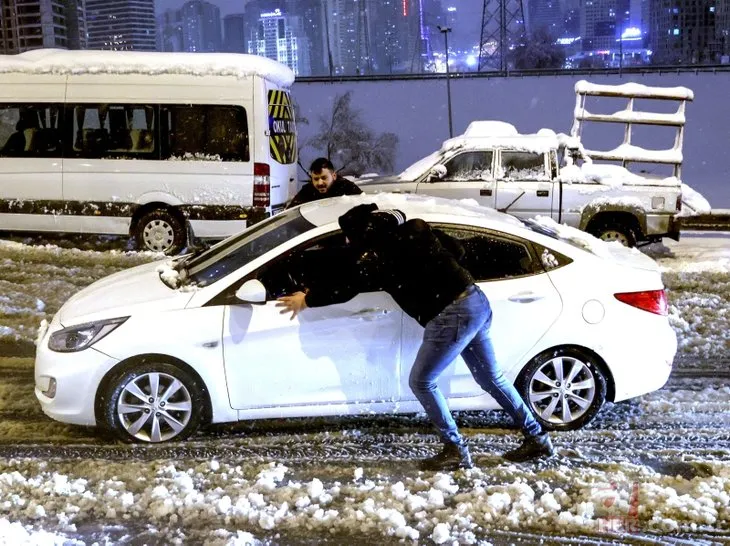 İBB yattı kar İstanbul’u esir aldı! Vatandaş yolda kaldı