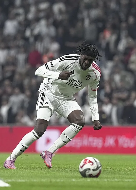 Kartal evinde galibiyete uçtu! Siyah-beyazlılar 3 puanı 3 golle aldı