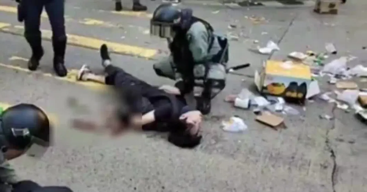Hong Kong'da polis şiddetini artırdı! Protestoculara gerçek mermi ile müdahale