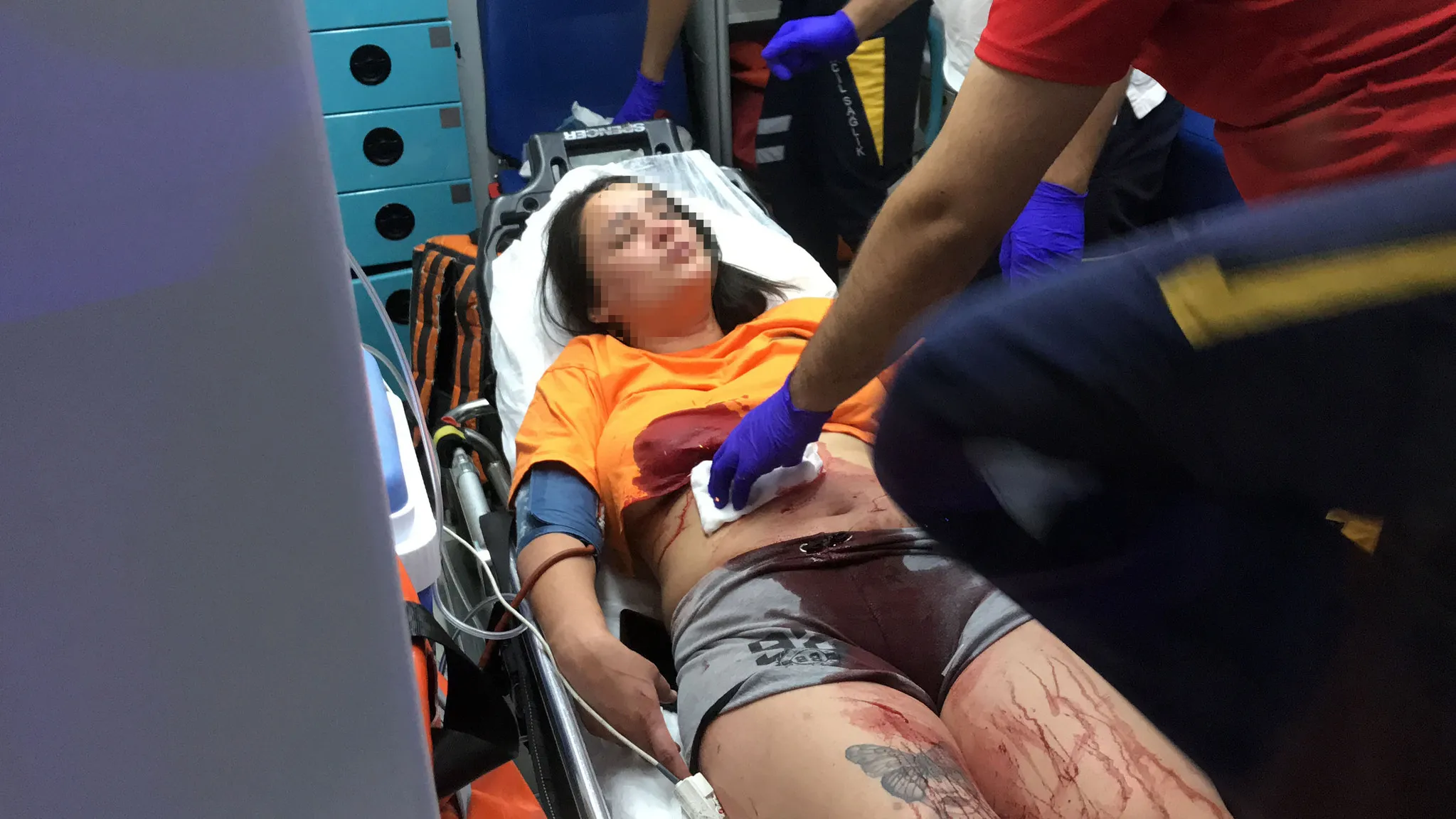 Kanlar içinde bulundu: İlk ifadesinde 'Bıçağın üzerine düştüm' dedi