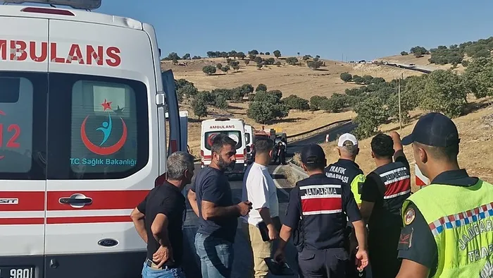 diyarbakirda-zincirleme-kaza-1-olu-16-yarali-1756563366446.jpeg Fotoğraf (DHA)