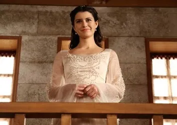 Beren Saat gidiyor yerine Nurgül Yeşilçay geliyor