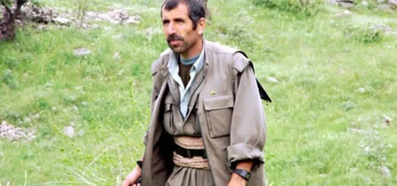 Bahoz Erdal bombanın üzerine oturmuş