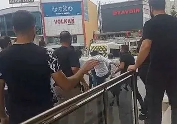 TIR dönüş sırasında kaza yaptı! Tekme tokat kavga çıktı