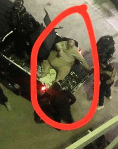 Obez terörist sığınakta yakalandı, böyle taşındı! - 1
