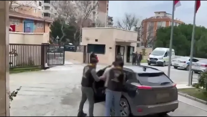 beylikduzunde-turk-bayragina-saldiran-supheli-yakalandi-1770132547711.jpg Fotoğraf (DHA)