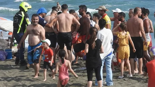 hatayda-uyarilari-dinlemeyen-gencler-olumden-dondu-1655659810410.jpg Hatay’da uyarıları dinlemeyen gençler ölümden döndü - 1