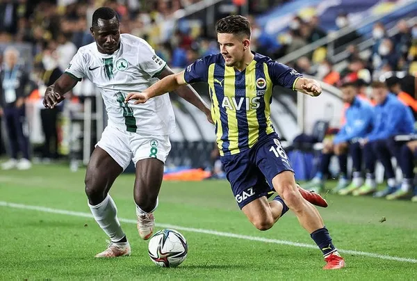 fenerbahcenin-hocasi-pereira-giresunspor-maci-sonrasi-konustu-eksik-olan-sey-bitiricilik-flas-besiktas-mesaji-1632428681442.jpeg Fenerbahçe Teknik Direktörü Pereira'dan Giresunspor maçı sonrası flaş Beşiktaş mesajı - 1