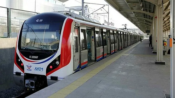 Marmaray rekor tazeledi: Bir günde 580 binden fazla yolcu