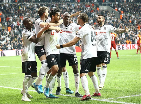 Son 10 yılın derbi şampiyonu kim? Beşiktaş mı? Fenerbahçe mi? Galatasaray mı? İşte devlerin derbi karnesi...