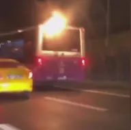 Alev alan yolcu otobüsü yoluna devam etti