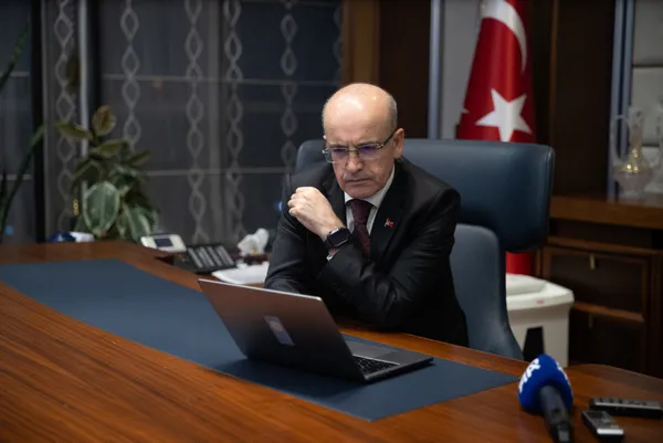 Hazine ve Maliye Bakanı Mehmet Şimşek'ten enflasyon ve büyüme açıklaması! - 8