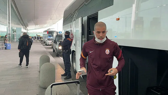 Galatasaraylı Sofiane Feghouli'den Barselona maçı yorumu: İstanbul'daki maç ateş gibi geçecek - 2