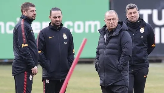 Galatasaray'da Fatih Terim dönemi sona mı eriyor? 2 isimden veda paylaşımı - 6