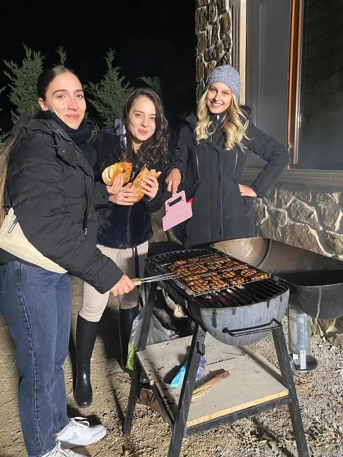 Maria ile Mustafa setinde eğlenceli anlar! Böyle stres attılar